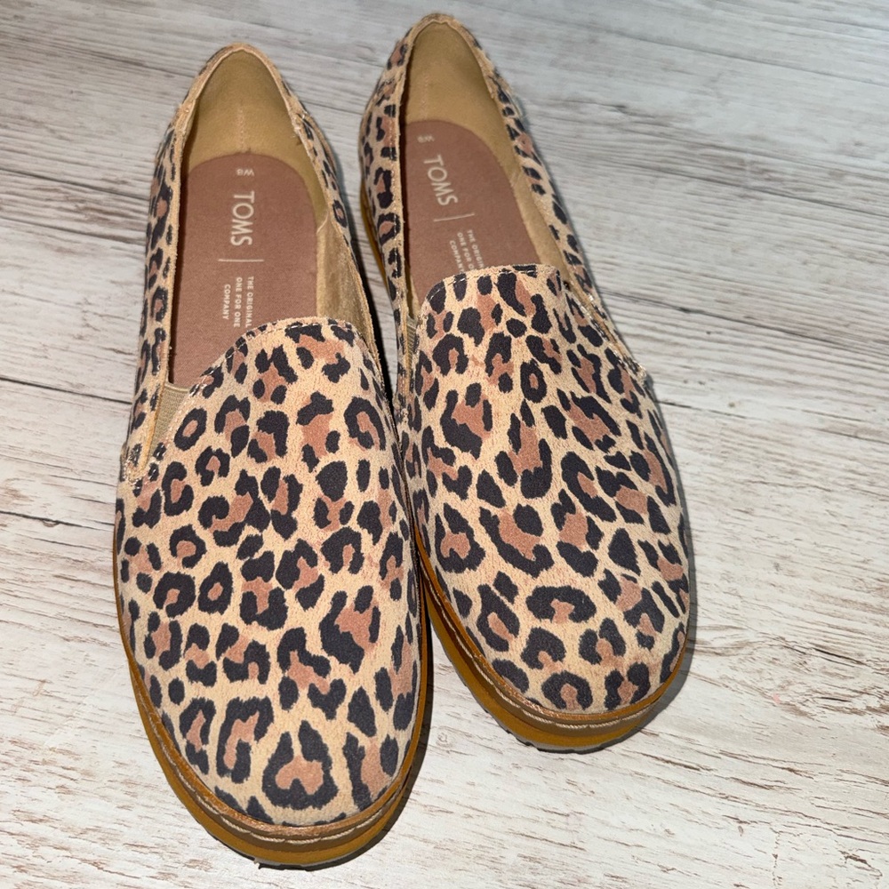 Toms Palma Leather Wrap Desert Tan Leopard Print Suede slip-on shoes 8